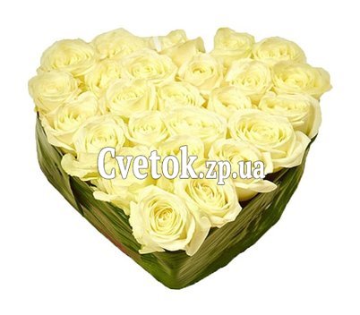 Цветочная композиция в форме сердца