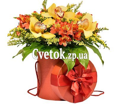 Цветочная композиция в шляпной коробке