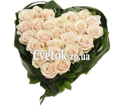 Цветочная композиция в виде сердца