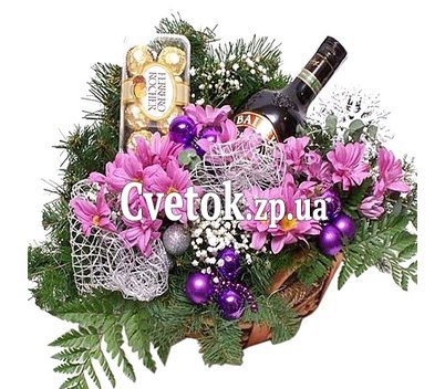 Цветы и бейлис в корзине на Новый год