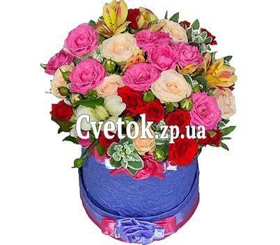 Цветы в коробке для мамы