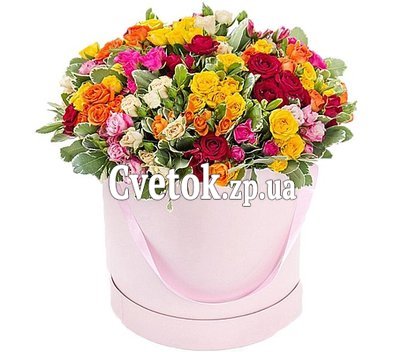 Цветы в коробке круглой