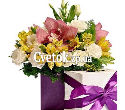 Flowers in a Hat Box