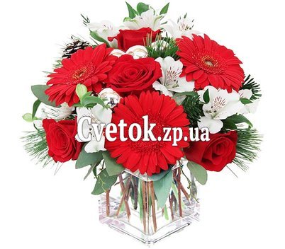 Композиція до Нового року з гілками сосни