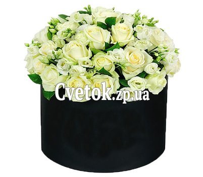 Композиция в круглой коробке