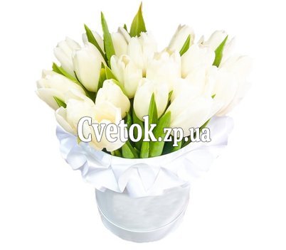 Коробочка с белыми тюльпанами