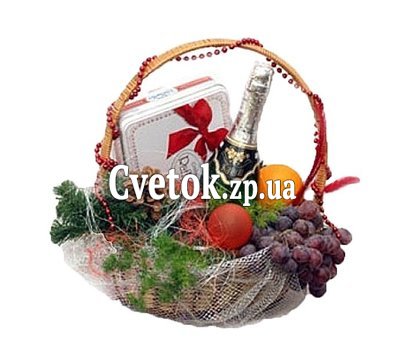 Кошик фруктів з шампанським і цукерками