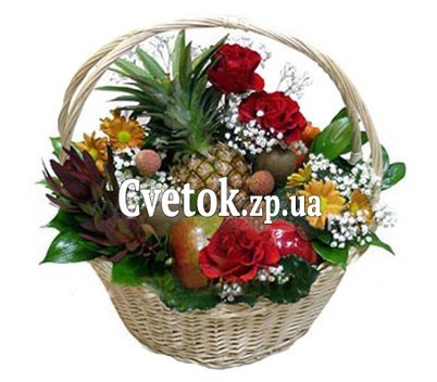 Корзина с цветами и фруктами