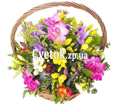 Корзина с фрезиями
