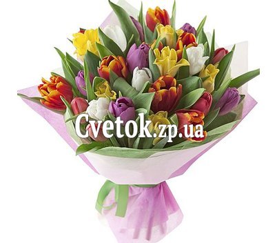 Красивый букет разноцветных тюльпанов