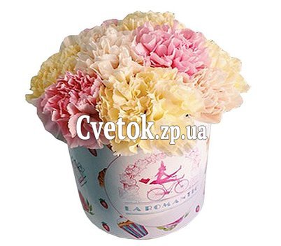 Купить цветы в шляпной коробке недорого
