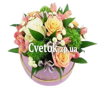 Композиция в шляпной коробке