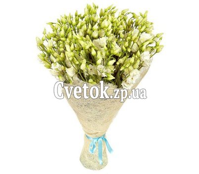 Нежный букет белой эустомы