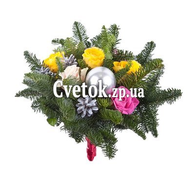 Новорічний букет з ялиновими гілками