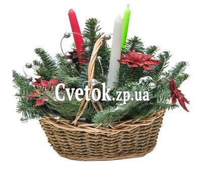Новогодняя композиция в корзине