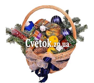 Новорічний кошик з продуктами