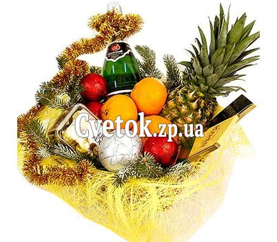 Подарункова корзина до Нового року з новорічним декором