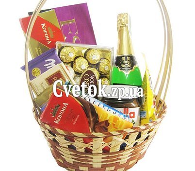 Подарочная корзина сладостей