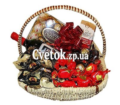 Подарок корзина со сладостями