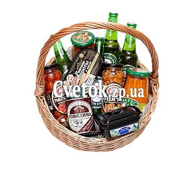 Продуктовая корзина в подарок мужчине