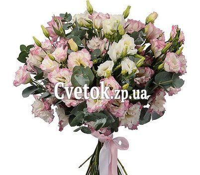 Букет из бело-красной эустомы